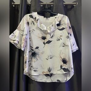 Harve Benard Blouse. Medium